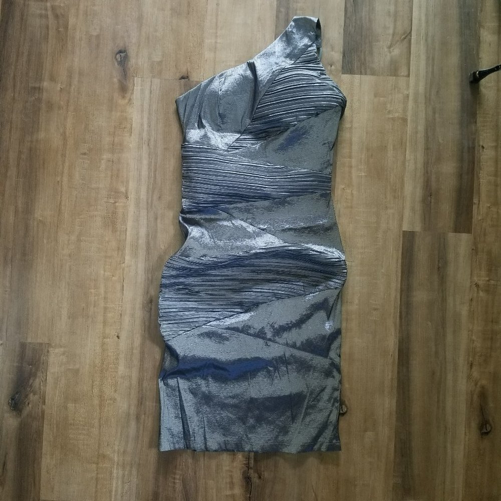 Romeo and Juliet Couture Formal/Evening Dress Shimmery Gray Sz. Medium